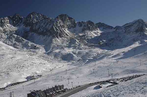 84 - Andorra - Pas de la Casa - paisaje